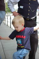 dsc_6399.jpg Boarding the train.