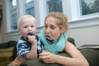 dsc_1305.jpg Devin meets dad's cousin Emily.