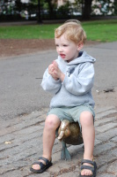 dsc_5054.jpg Eamon at the "Make Way for Ducklings" statue