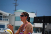 dsc_3621.jpg Next Devin watched daddy's old co-ed league partner Laurel play.  Daddy took too much credit for her playing so well.